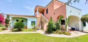 ISS Travel, La Padula - apartments with private veranda and parking San Teodoro